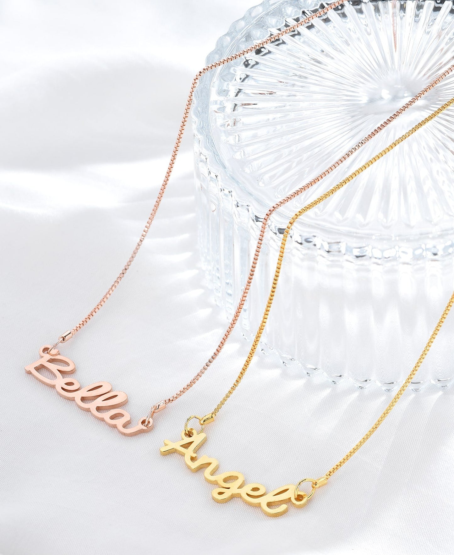 Graceful Cursive Name Necklace - Name Strings